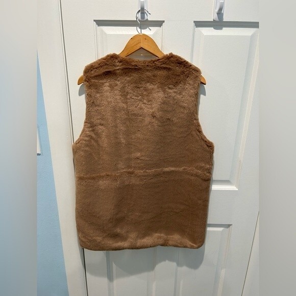 NEW Nordstrom Rack Women Faux Fur Vest Tan One Size - Picture 2 of 6